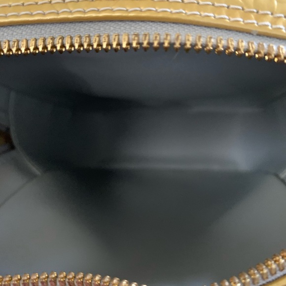 LOUIS VUITTON Monogram Vernis Wooster Crossbody - Picture 4 of 8